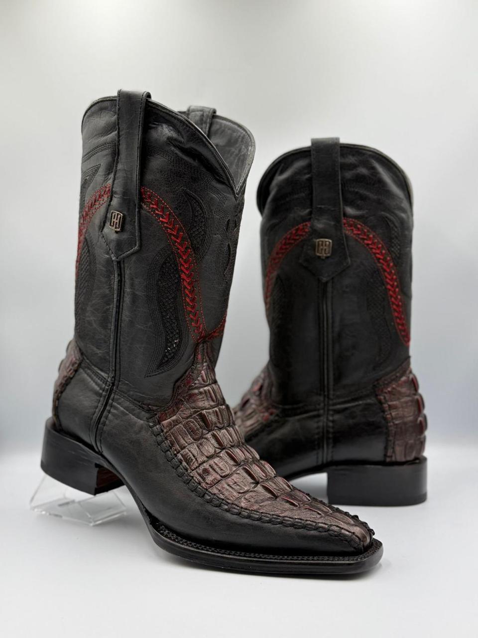 Botas Vaqueras de Piel de Cocodrilo Negras con Detalles Rojos – Estilo Premium