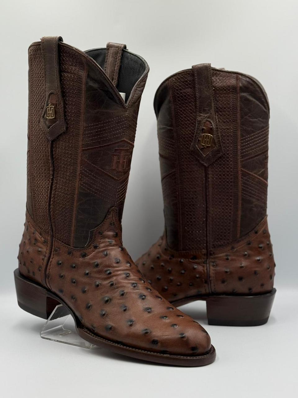 Botas Vaqueras de Piel de Avestruz Marrón – Elegancia y Resistencia