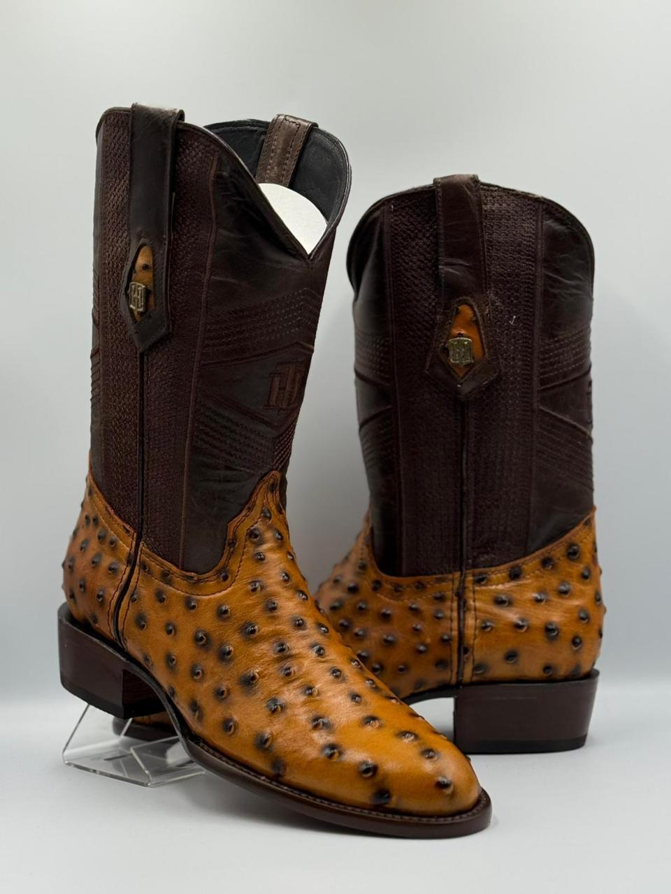 Botas Vaqueras de Cuero Exótico Avestruz en Miel y Café – Lujo y Tradición