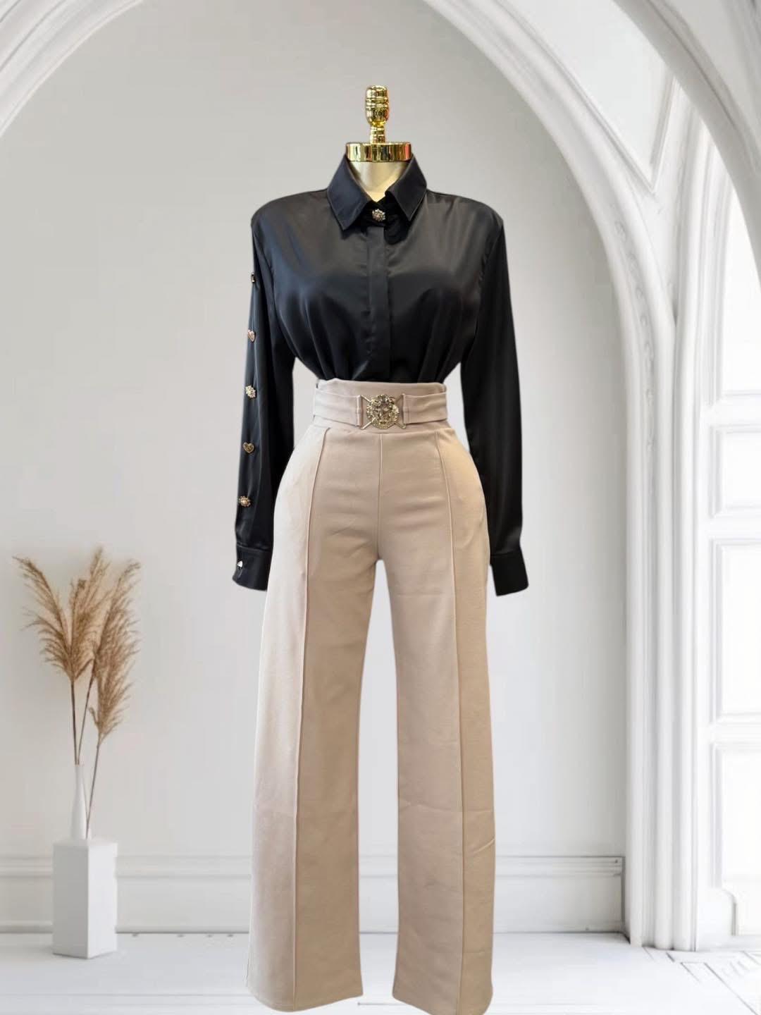 Sofisticación Neutra | Camisa Negra Clásica con Detalles Dorados & Pantalón Palazzo Beige Stretch con Cinturón