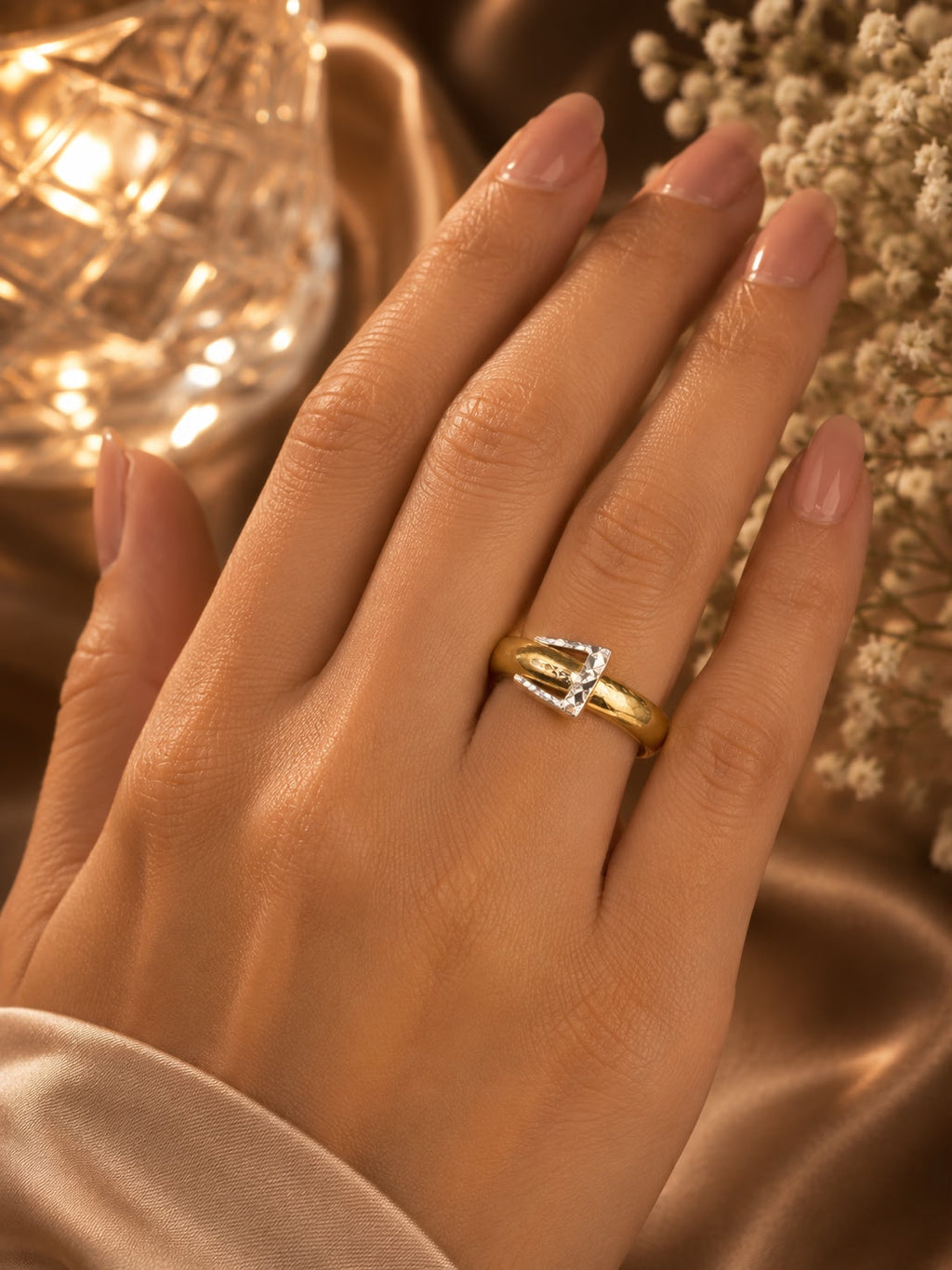 Anillo de Oro 14K con Forma de Cinturón